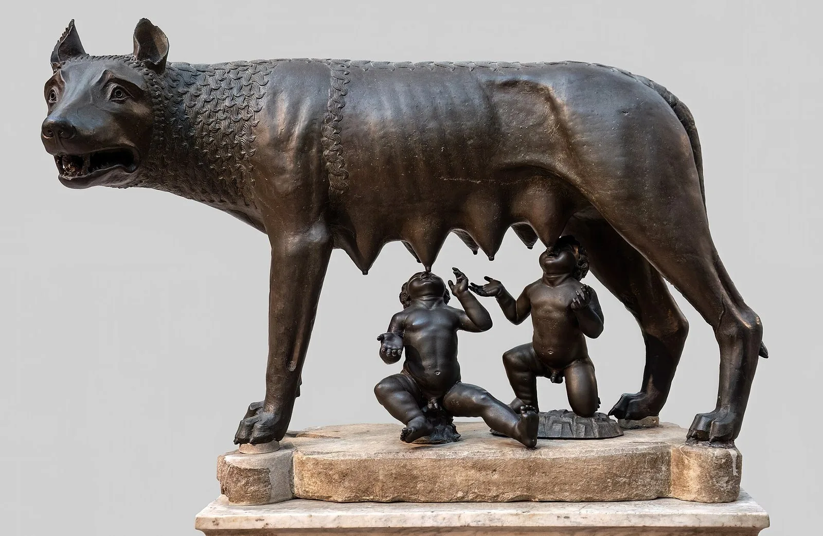 La Lupa Capitolina, la lupa in bronzo che allatta Romolo e Remo